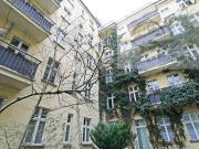 Modernisierte Altbauwohnung in ruhiger Seitenstraße...