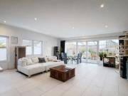 Modernisierte Doppelhaushälfte mit Erweiterung auf...