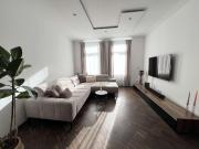 Modernisierter Altbaucharme: Teilmöblierte 3 Zimmer...