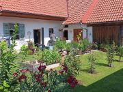 Modernisierter Vierkanthof mit großem Innenhof in...