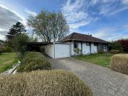 Modernisierter Winkelwalmdachbungalow auf großzügigem...