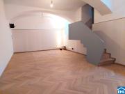 Modernisiertes Atelier im historischen Altbau in bester...