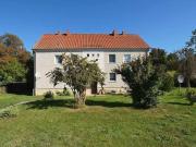 Modernisiertes Mehrfamilienhaus auf großem Grundstück in...