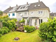 Modernisiertes Reihenhaus mit ansprechendem Garten in...