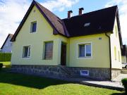 Modernisiertes Wohnhaus mit Garten und Nebengebäude im...