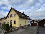 Modernisierungsbedürftige Doppelhaushälfte mit viel...