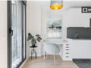 Moderno apartamento amueblado con dos terrazas y piscina...