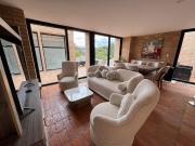 Moderno apartamento en el último piso.: Se Alquila...