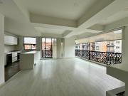 Moderno apartamento para venta con balcón Chicó Navarra