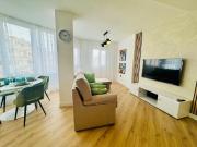 Moderno Apartamento Renovado – 2 Dormitorios, Piscina...