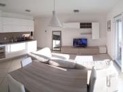 Moderno appartamento 2.5 locali con balcone, Cadempino