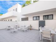 Moderno chalet pareado en Albir