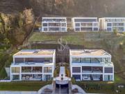 Moderno con vista lago