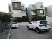 MODERNO DEPA PLANTA BAJA CON TERRENO EXCEDENTE EN...