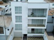 Moderno departamento de playa con terraza y piscina –...