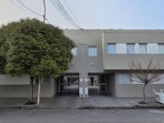 Moderno depto de 1 amb al frente con cochera en...