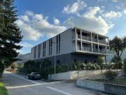 Moderno, di design, luminoso ed elegante