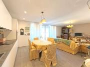 Moderno, di design, luminoso ed elegante