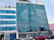 Moderno edificio empresarial de 7 niveles