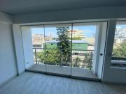 moderno flat vista a calle cerca parque Kennedy