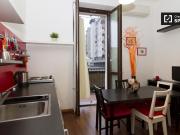 Moderno monolocale con balcone in affitto a Portello, Milano