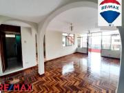 Moderno Y Amplio Departamento En Urb. Las Flores En San...