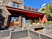 Moderno y elegante chalet en piedra y pizarra de 345 m2...