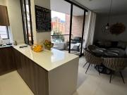 Moderno y fresco apartamento con vista en Castropol Poblado