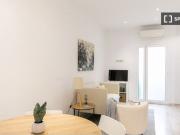 Moderno y luminoso apartamento totalmente amueblado a...