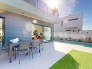 Modernos Chalets con Piscina en Los Alcázares