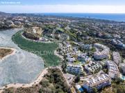 Modernos dúplex de obra nueva en Elviria, Marbella