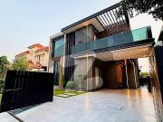 Modren design 1 kanal house for sale in dha phase 5 lahore