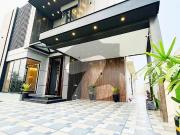 Modren design 1 kanal house for sale in dha phase 7...