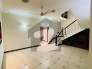 Modren Designed 560 yards 5 Bedrooms Compact House Close...