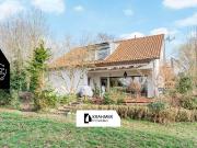 Moers Kapellen: Freistehendes Haus mit Ein Zweiparteien...