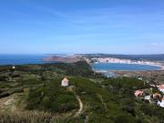 Moinho com vistas para o Oceano e baía de São Martinho...
