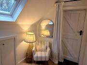 Mon to Fri Only. Stunning guest Annex