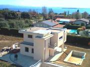 MONIGA NUOVA VILLA SINGOLA CON PISCINA VISTA LAGO