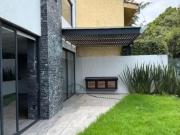 MONISIMA CASA CON TERRAZA EN VENTA EN LOMAS DE VISTA...