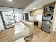 Mono equipado a mts de Libertador Nuñez