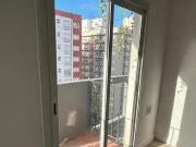MONOAMBIENTE A LA CALLE CON BALCON, TOTALMENTE RECICLADO...