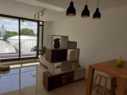 Monoambiente al frente con balcón