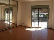 Monoambiente al frente con cochera y balcón terraza