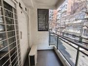 Monoambiente amplio con balcon y baulero en barrio...