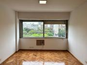 Monoambiente amplio y luminoso con vista abierta a Plaza...