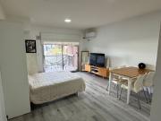 MONOAMBIENTE CON BALCÓN, 2 COCHERAS Y BAULERA