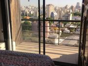 Monoambiente con balcón