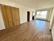 Monoambiente con balcon. Muy luminoso. Beltran y Rivadavia