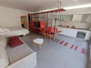 Monoambiente con muebles tipo loft. Young and Stones