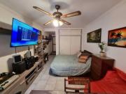 Monoambiente con patio propio